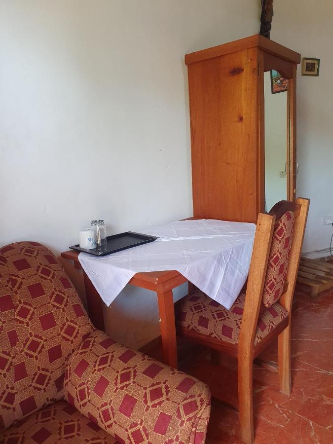 Comfort Beach Resort Biriwa Esterno foto