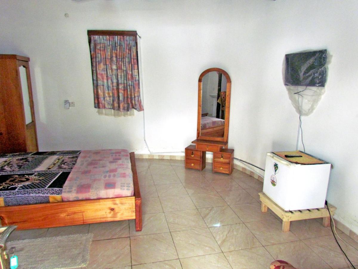 Comfort Beach Resort Biriwa Esterno foto