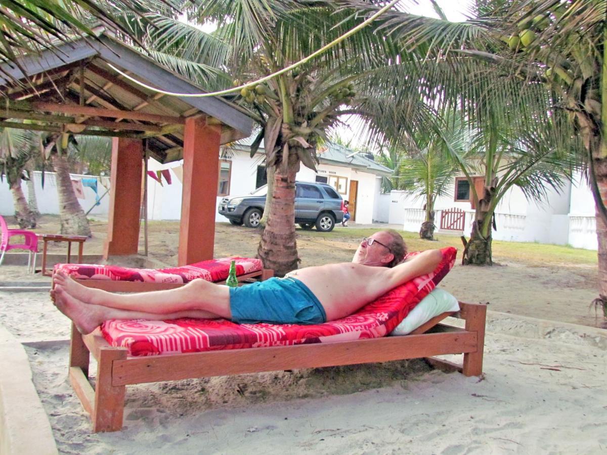 Comfort Beach Resort Biriwa Esterno foto